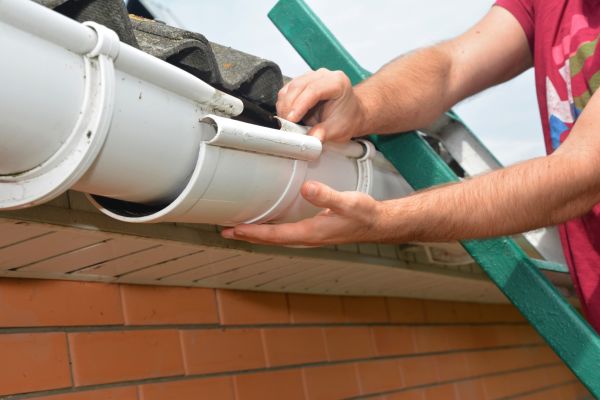 Large Gutter Repair Service
